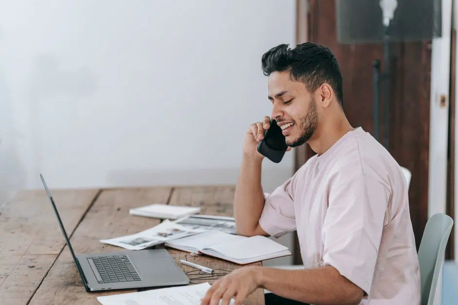 La Línea Roja del Teletrabajo en España: El 35% de Empleados Considera Marcharse si se Reducen Días Remotos