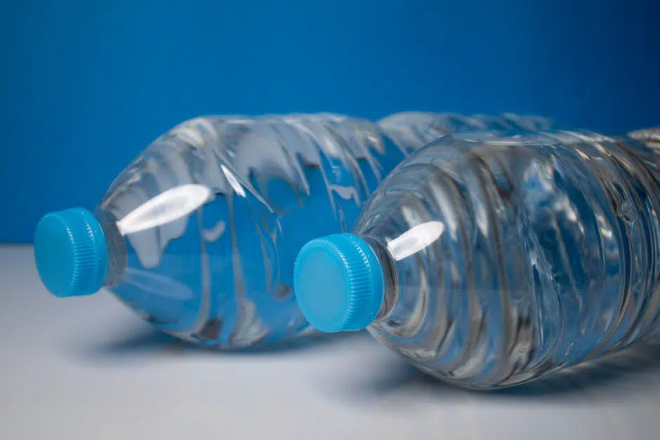 Invima declara fraudulenta el agua Purifresk: análisis de una alerta sanitaria que expone las grietas del control de consumo.