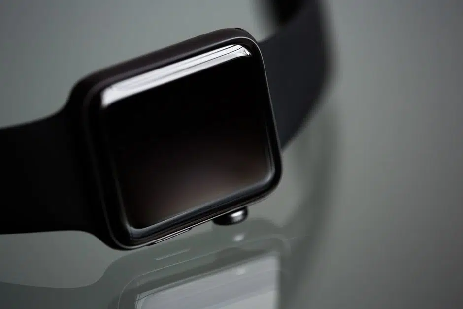 El Apple Watch se Transforma: De Reloj Inteligente a "Oyente" AI que Resumen Conversaciones, Desatando el Debate sobre la Privacidad